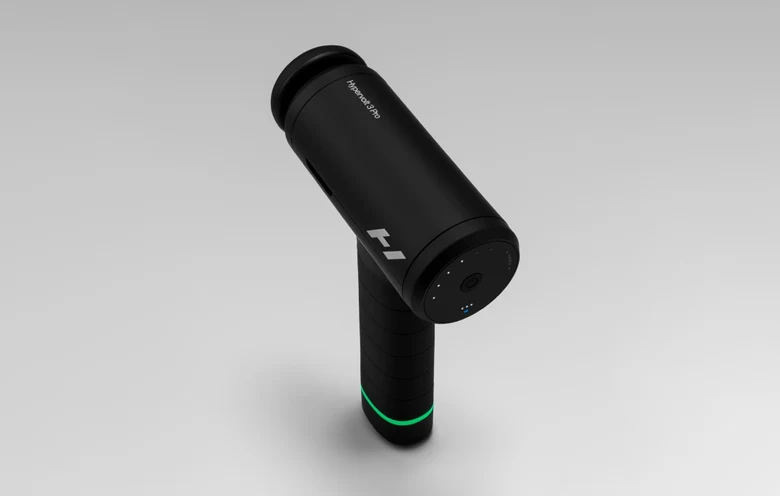 Hypervolt 3 Pro masaj tabancasının çapraz görünümü